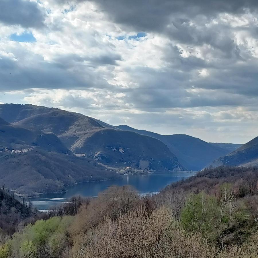 Agriturismo I Due Regni Petrella Salto Exterior foto